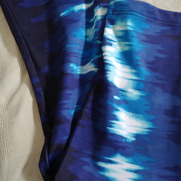 Forever 21 Stylish Leggings Size Small.Lots of stretch 13% spandex 30 in inseam - Picture 2 of 5